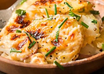 Najlakši recept za krumpir zapečen sa sirom uz koji vam neće trebati meso