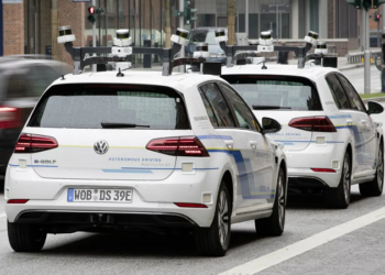 Počelo je: Volkswagen izveo samovozeće Golfove na ulice Hamburga
