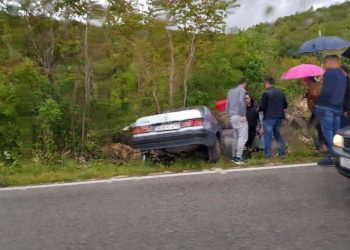 Prometna nesreća na Žovnici: Mercedes sletio s ceste