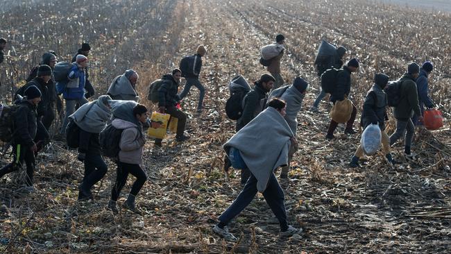 Oko 400 migranata iz BiH krenulo prema Hrvatskoj