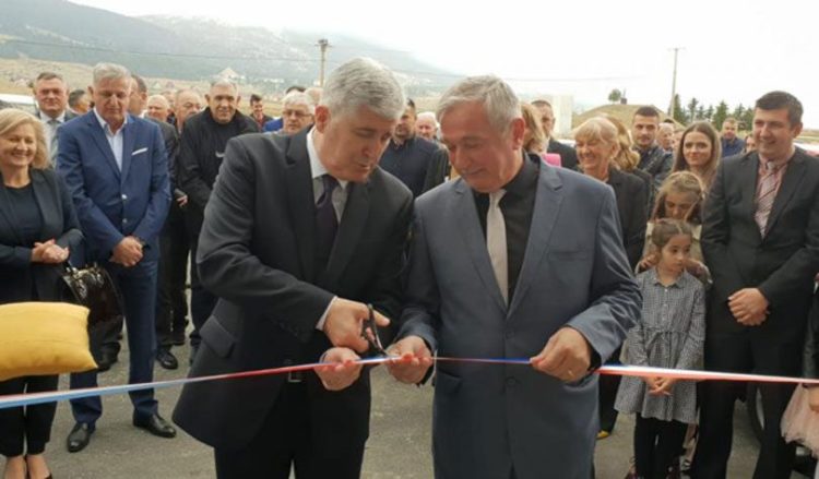 Čović otvorio hotel Jezero na Kupresu