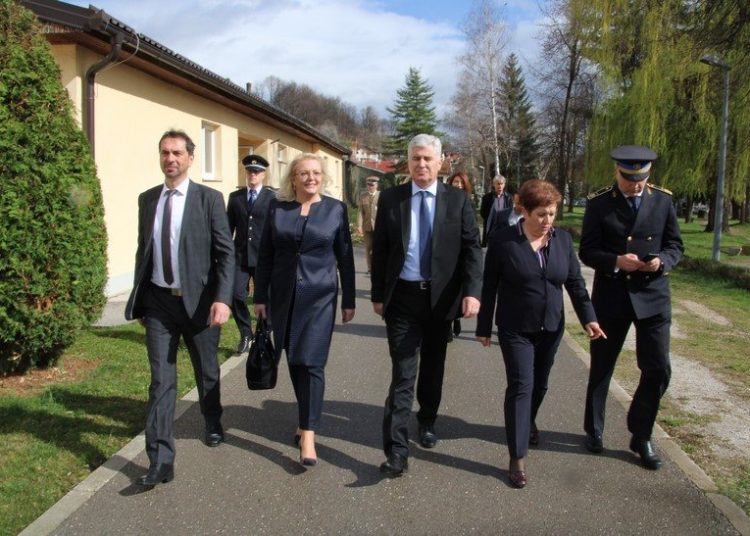 SVEČANOST U KISELJAKU Zahvaljujući Herceg Bosni i HVO-u danas Hrvati žive u BiH