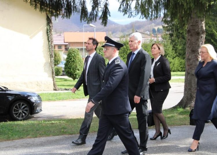 SVEČANOST U KISELJAKU Zahvaljujući Herceg Bosni i HVO-u danas Hrvati žive u BiH