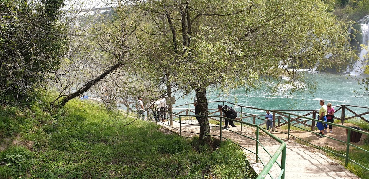 http://www.vrisak.info/wp-content/uploads/2019/04/kravica15.jpg