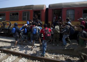 Policija blokirala Talgo vlak i migrantima onemogućila put do Bihaća