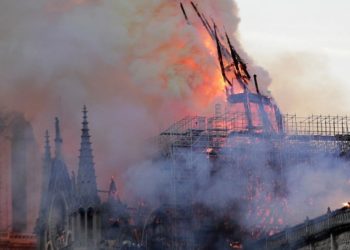 Notre-Dame se neće srušiti