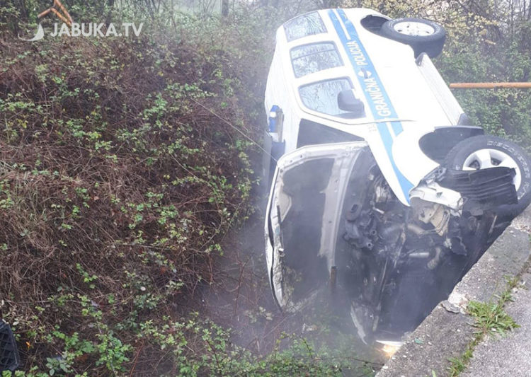 Grude: Vozilo Granične policije sletilo s ceste