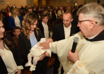 U Posušju danas kršteno 13 djece