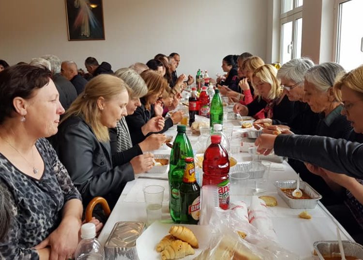 Široki Brijeg: Mnoštvo vjernika oobavilo hodočasnički put križa od Ljubotića do Crnih Lokava