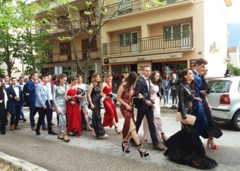 Foto: Svečana povorka posuških maturanata