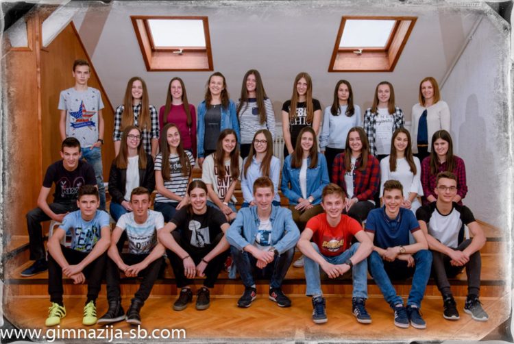 Širokobriješki gimnazijalci knjižnici darovali 81 knjigu