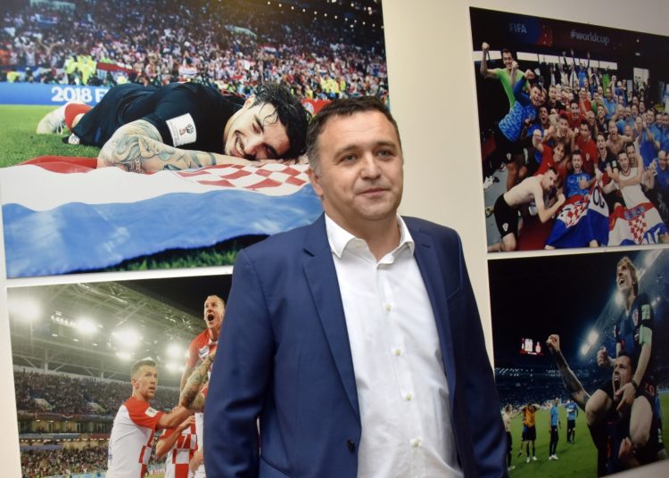 Vatreno mostarsko otvorenje prve izložbe u čast povijesnoga uspjeha Hrvatske u Rusiji