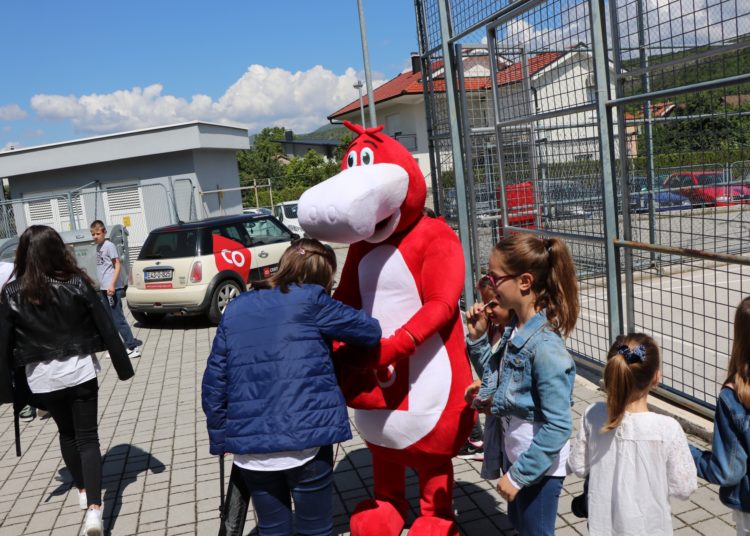 CENTRALKO razveselio djecu u Drugoj osnovnoj školi Široki Brijeg