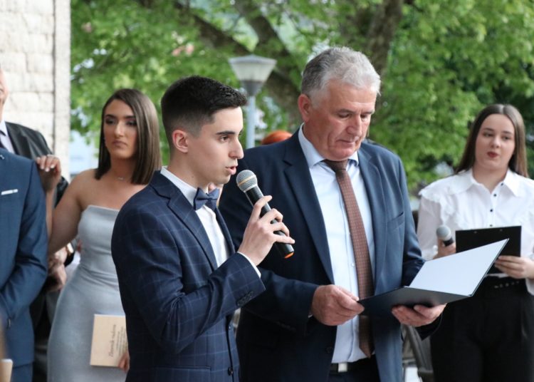 Maturalna zabava Gimnazije fra Dominika Mandića