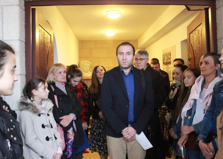 Posušje: Otvorena izložba „Vjera u očima djeteta“