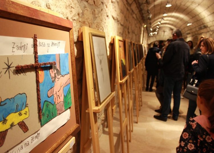 Posušje: Otvorena izložba „Vjera u očima djeteta“