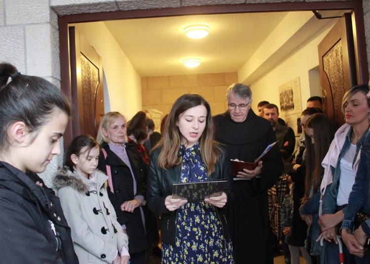 Posušje: Otvorena izložba „Vjera u očima djeteta“