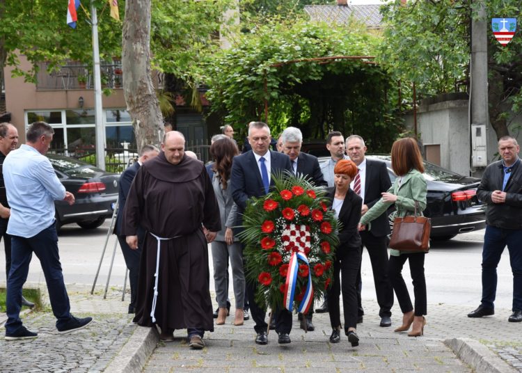 Na svečanoj sjednici OV Čitluk Mati Buliću uručena nagrada za životno djelo