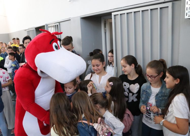 CENTRALKO razveselio djecu u Drugoj osnovnoj školi Široki Brijeg