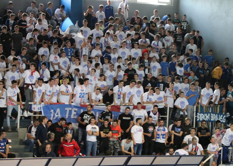 Užarena atmosfera na Pecari: HKK Široki ide po titulu prvaka!