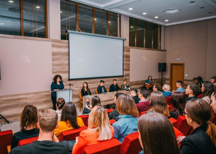 Zbirka pjesama Ivana Volića „Prostori sebe“ promovirana u Mostaru