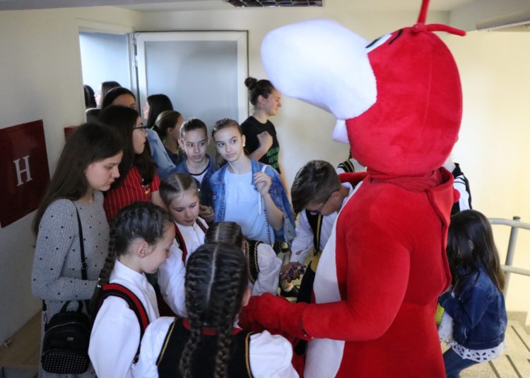 CENTRALKO razveselio djecu u Drugoj osnovnoj školi Široki Brijeg