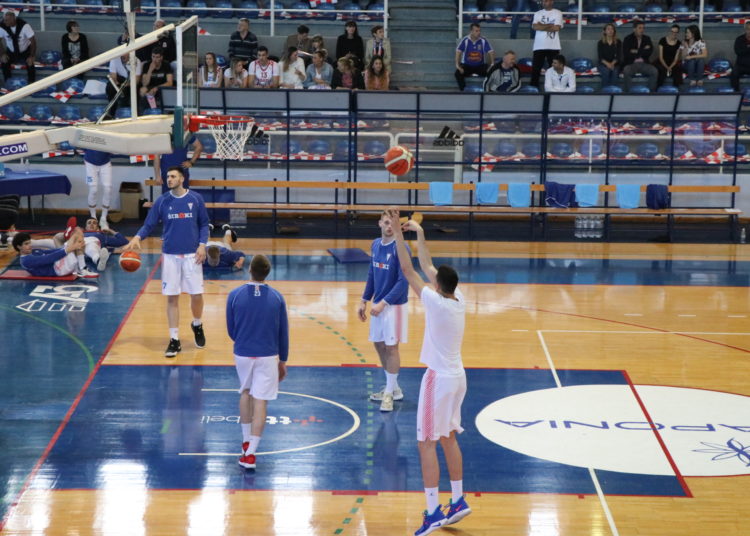 Užarena atmosfera na Pecari: HKK Široki ide po titulu prvaka!