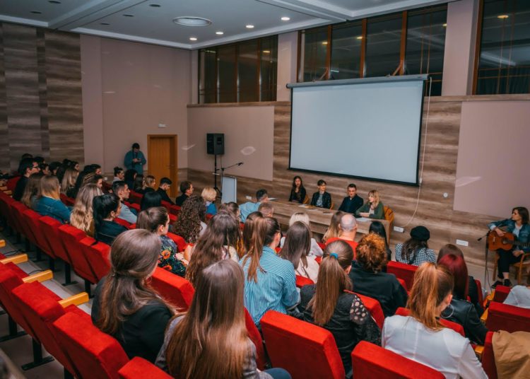 Zbirka pjesama Ivana Volića „Prostori sebe“ promovirana u Mostaru