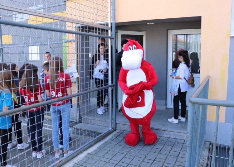 CENTRALKO razveselio djecu u Drugoj osnovnoj školi Široki Brijeg