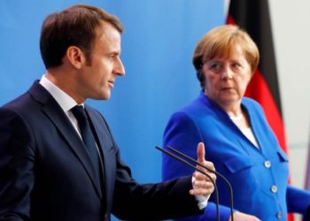 Bez dogovora o novom šefu Europske komisije, Merkel zaprepaštena Macronom