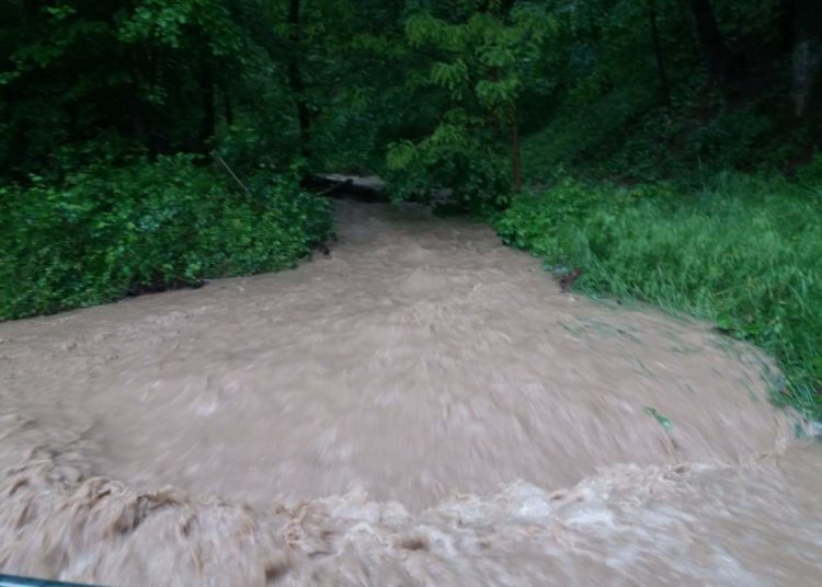 Poplave u Žepču, promet zatvoren i na dijelu M-17