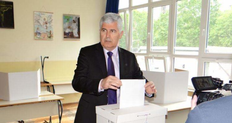 Čović glasovao i poručio: Glas Hrvata iz BiH čuje se u Europskom parlamentu