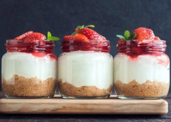 Gotov za tren: Brzi cheesecake u čaši bez miksera i pećnice