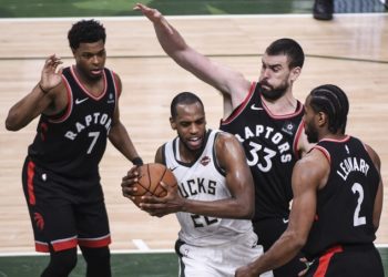 Milwaukee Bucksi poveli protiv Toronto Raptorsa