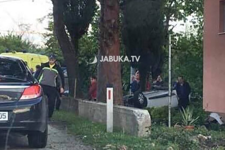 Široki Brijeg: Auto uletilo u dvorište kuće u Knešpolju