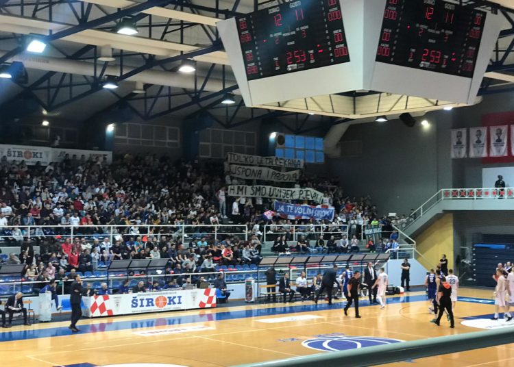 Odlična atmosfera na finalnoj utakmici na Pecari