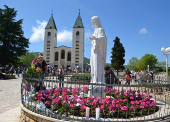 Svibanj – Marijin mjesec, mjesec krunice