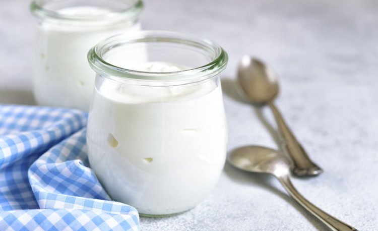 BEAUTY SAVEZNIK: Kako jogurt utiče na našu kožu
