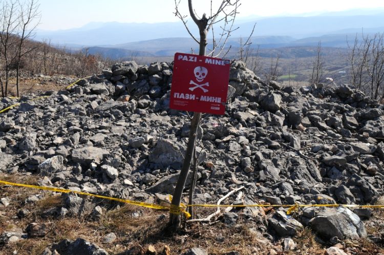 Migranti bježe iz BiH i po minskom polju