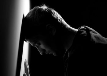 Živimo vrijeme u kojem se o dobrim stvarima priča za jednom kavom, a o lošima za idućih pet!