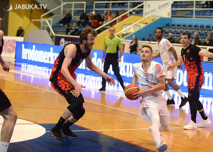 Široki poveo u doigravanju protiv Slobode