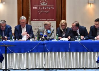 Ujedinjenje ljevice izazvalo nove podjele; osnovali SPD kako bi srušili SDP