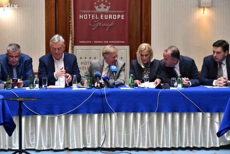 Ujedinjenje ljevice izazvalo nove podjele; osnovali SPD kako bi srušili SDP