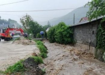 Nastavlja se potraga za dječakom, obitelj sumnja da je zatrpan pijeskom