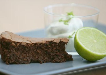 Čokoladna torta s limetom i bademima
