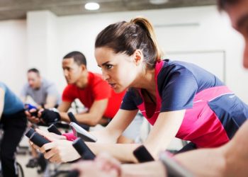 Što je bolje za gubitak viška kilograma, dizanje utega ili HIIT trening?