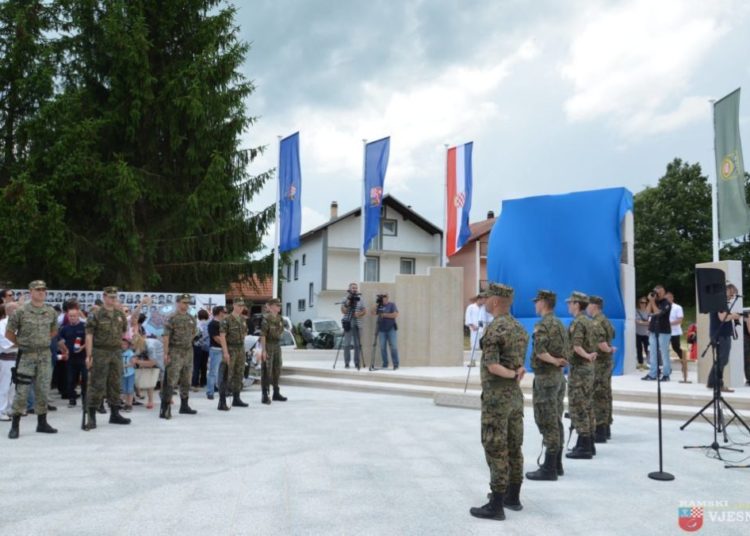 Uzdol: Blagoslovljen spomenik poginulim braniteljima na ramskom bojištu