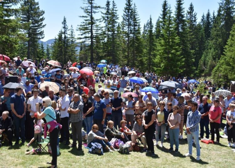 Foto: Na Kedžari proslavljen Divin dan