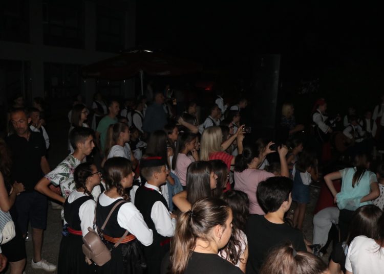 „Kočerinom kolo igra, a pisma se ori“: Odlična atmosfera na večeri folklora