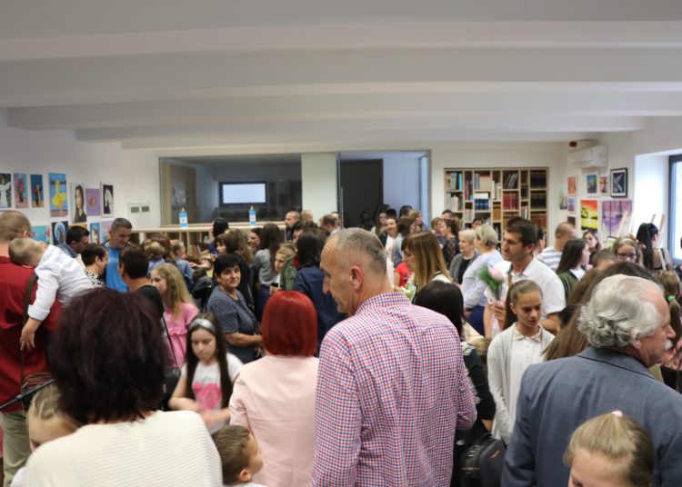 Likovna kolonija „Brijeg“ organizirala dječju izložbu slika